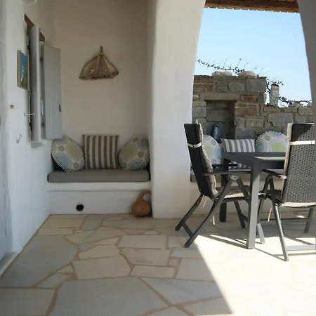 Art House In Aspro Chorio, 2-4 Guests