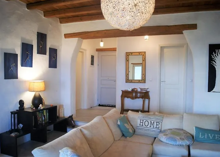 Art House In Aspro Chorio, 2-4 Guests *