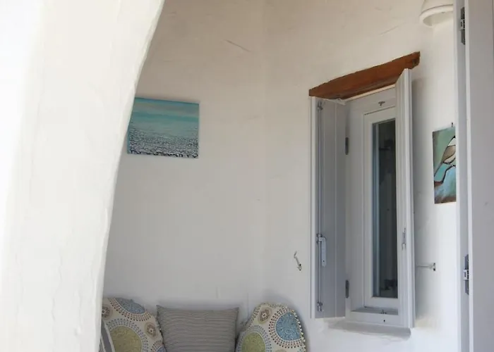 Art House In Aspro Chorio, 2-4 Guests